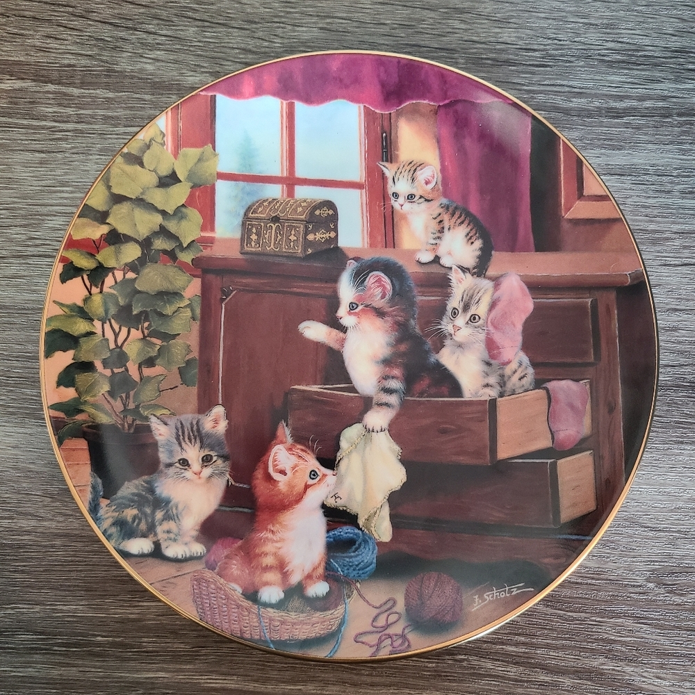 Vintage cat plate